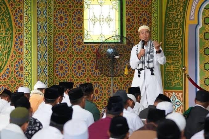 Gubernur Syamsuar Shalat Iduladha di Masjid Raya Sultan Zainal Abidinsyah Rohul