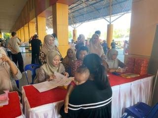 Jemput Bola, Disdukcapil Pekanbaru Buka Layanan Penerbitan Adminduk di Acara Lomak Stadion Rumbai