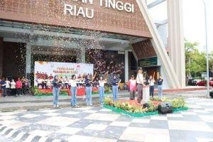 Tingkatkan Teamwork, Kajati Riau Buka Pekan Olahraga HBA ke-63