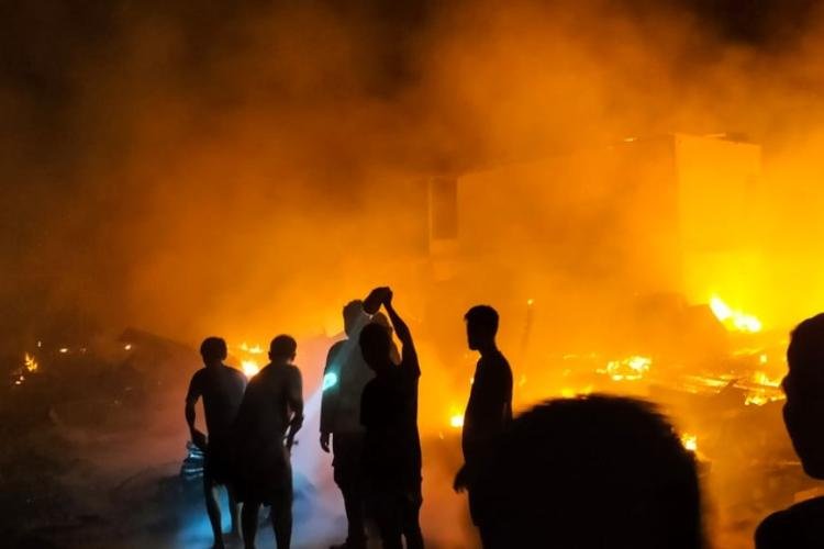 11 Rumah Terbakar di Rohil, Polisi Temukan Tiga Korban Meninggal