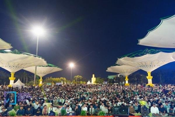 Pemprov Riau Gelar Tabligh Akbar, Ribuan Masyarakat Penuhi Masjid Raya Annur