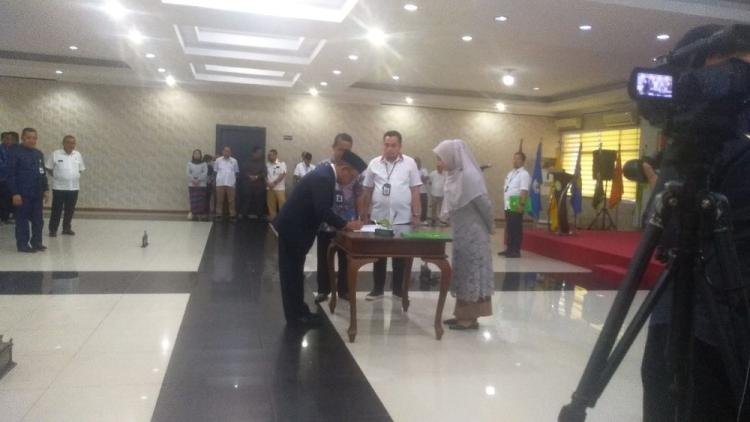 Dilantik Rektor, Prof Jimmi Resmi Pimpin FKIP Unri