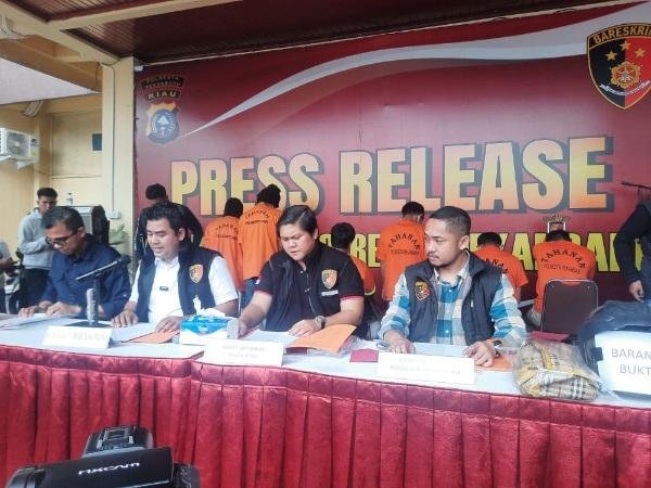 Empat Perampok Nasabah Bank di Pekanbaru Ditembak