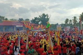 Lepas Replika Kapal Tongkang, Ini Kata Gubernur Syamsuar