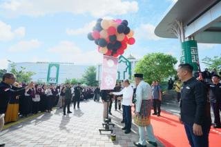 Peserta KKN UMRI Resmi Dilepas, Ini Pesan Gubernur Syamsuar