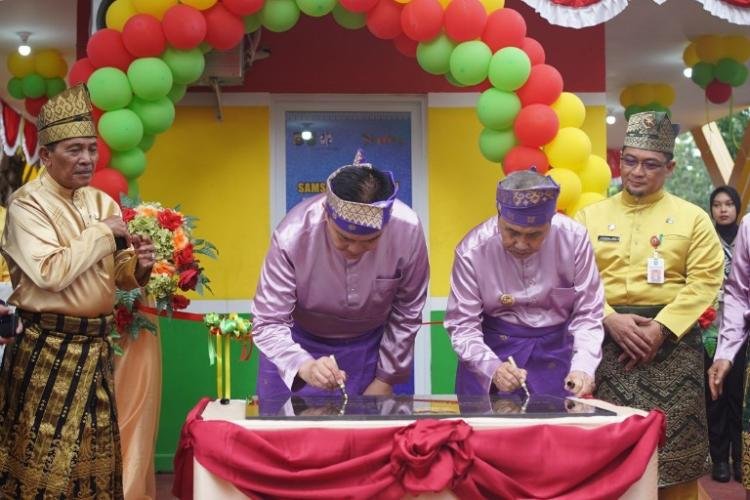 Samsat Drive Thru Gajah Mada Diresmikan, Ini Harapan Gubernur Syamsuar