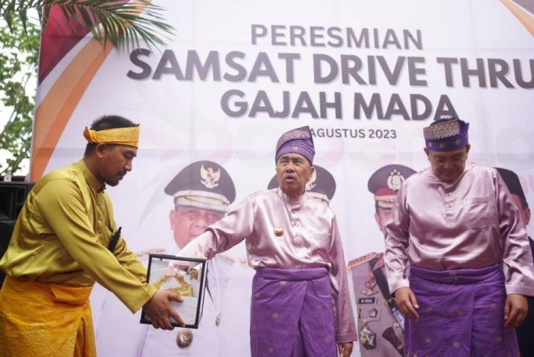 HUT Riau ke-66, 2 Orang Taat Bayar Pajak Dapat Hadiah Motor