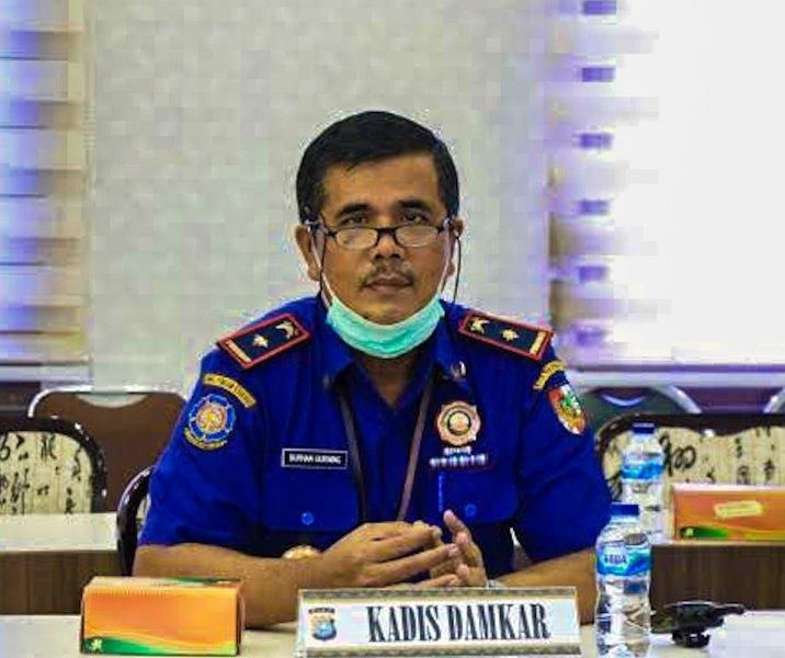 Tim DPKP Kota Pekanbaru Padamkan Kebakaran Warung Semi Permanen di Jalan Siak II