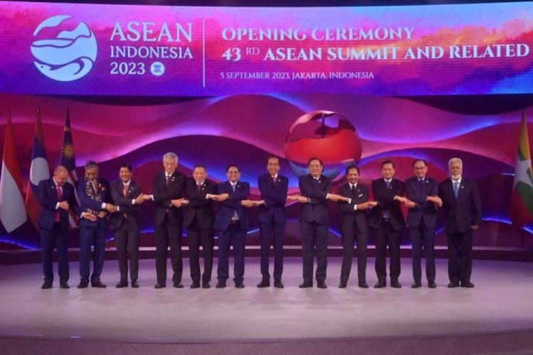 Presiden RI Jokowi Resmi Membuka KTT ke-43 ASEAN