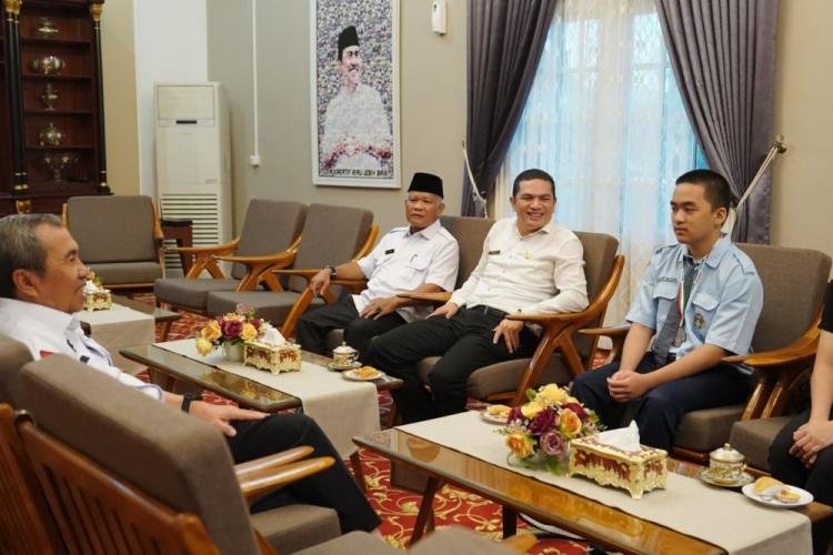Pelajar Asal Riau Juara 2 Dunia, Gubernur Syamsuar Berikan Bonus