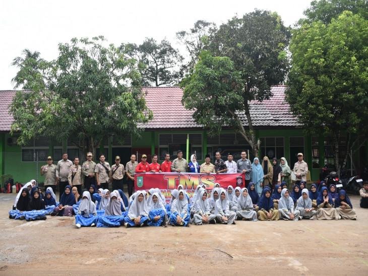 Dinsos Riau Bersama Pemda Kampar Gelar Tagana Masuk Sekolah di Pondok Pesantren Muallimin