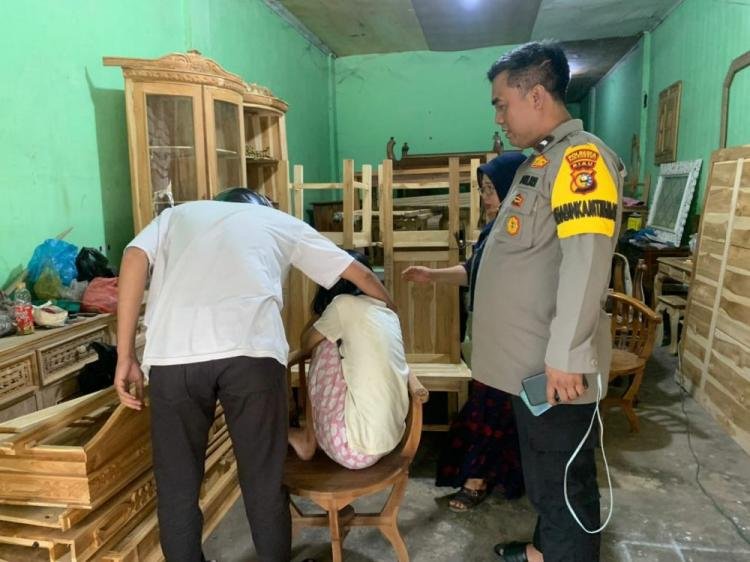 Polisi Gagalkan Aksi Ibu Bunuh Diri di Pekanbaru