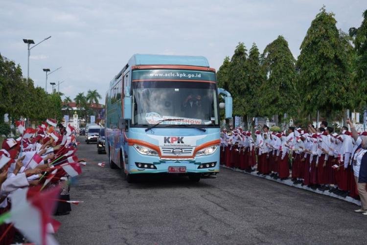 Begini Keseruan Roadshow Bus KPK Keliling Sapa Warga Pekanbaru
