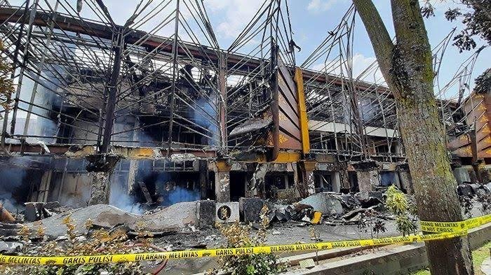 Pemkot Pekanbaru Segera Bongkar Eks Gedung MPP yang Terbakar