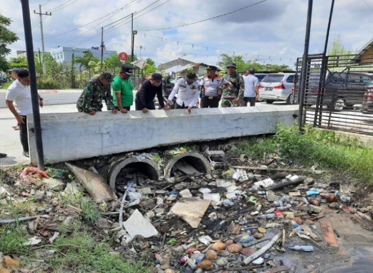 Sampah Jadi Faktor Utama Sumbat Drainase, Dinas PUPR Ajak Masyarakat Gotong-royong