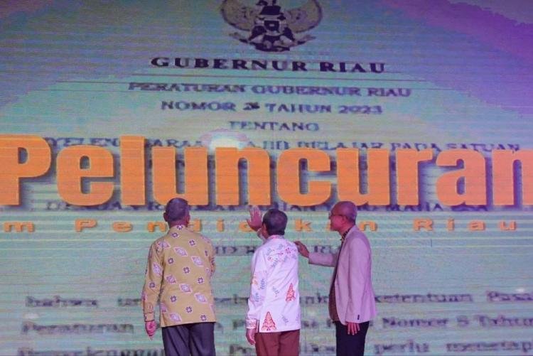 Pertama di Indonesia, Riau Deklarasikan Pendidikan Berbasis AI