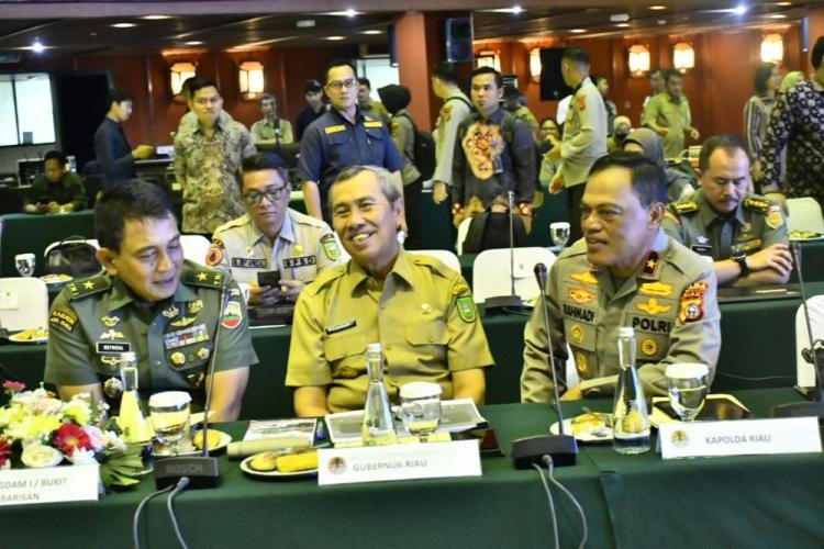 Gubri Syamsuar Sampaikan Update Karhutla di Riau dalam Rakor Karhutla 2023