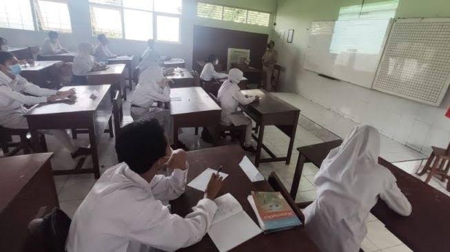 Kualitas Udara Membaik, SMA/SMK/SLB di Riau Kembali Belajar Tatap Muka
