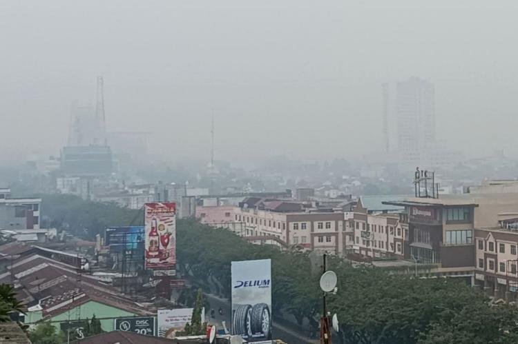 Warga Pekanbaru Diimbau Tetap Waspadai Kabut Asap Kiriman