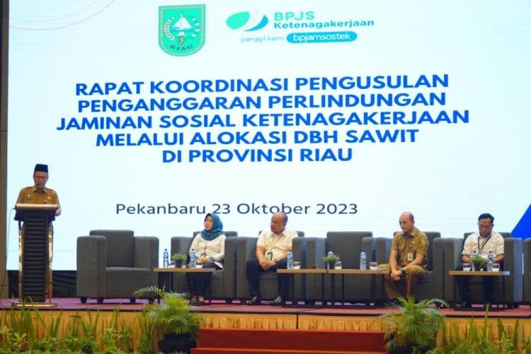 Bahas Perlidungan Jamsostek Melalui DBH Sawit, Pemprov Riau Harap Tahun Ini Selesai