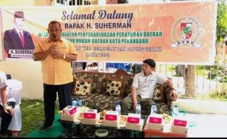 Suherman Laksanakan Sosialisasi Perda di Kecamatan Senapelan