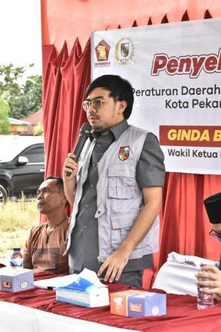 Wakil Ketua DPRD Kota Pekanbaru Laksanakan Penyebarluasan Perda di Payung Sekaki