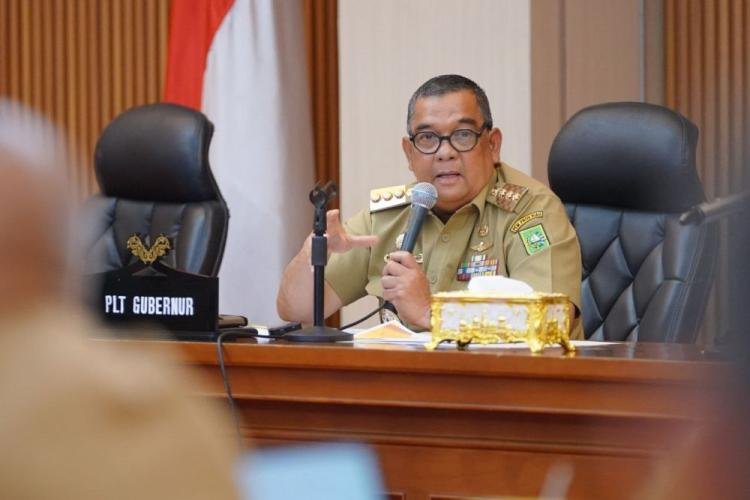 Kumpulkan Pejabat Pemprov Riau, Plt Gubri Ajak Bersinergi