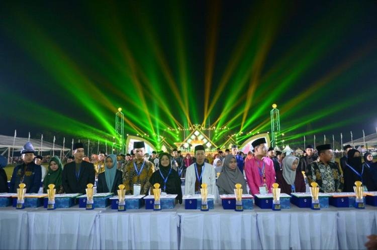 Pemprov Riau Beri Bonus Ratusan Juta Untuk Qori Qoriah Berprestasi di STQH Nasional