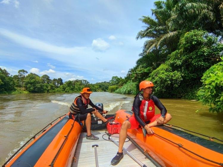 Tiba-Tiba Kejang, Nelayan di Sungai Kampar Hilang Tenggelam