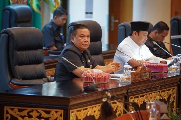 Sekda Riau Hadiri Rapat Paripurna Rancangan Perda APBD Tahun Anggaran 2024