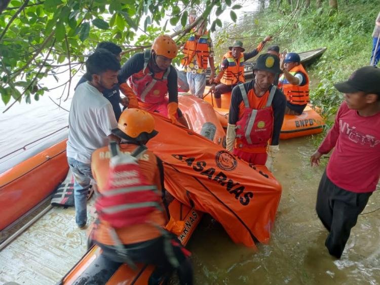 Nelayan Tenggelam di Sungai Kampar Ditemukan Meninggal Dunia