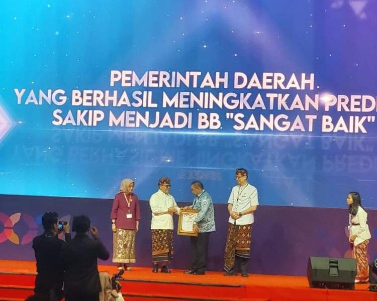 Berhasil Tingkatkan SAKIP Menjadi Sangat Baik, Pemprov Riau Terima Penghargaan dari Menpan RB
