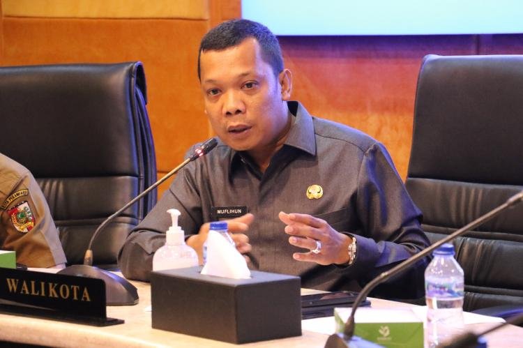 Penertiban Atribut Kampanye yang Langgar Perda Terus Berlanjut
