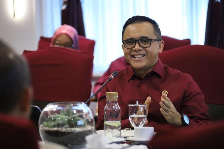 Presiden Tunjuk Azwar Anas Jadi Menteri Hukum dan HAM Ad Interim