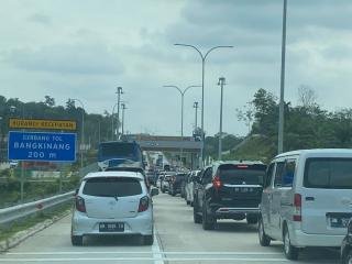 Hari Kedua, 1.033 Unit Kendaraan Masuk Tol Bangkinang - Tanjung Alai