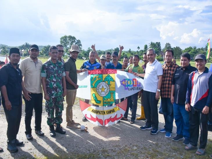 Diikuti Sebanyak 150 Peserta, Festival Layang-layang Sumbar - Riau Resmi Dimulai