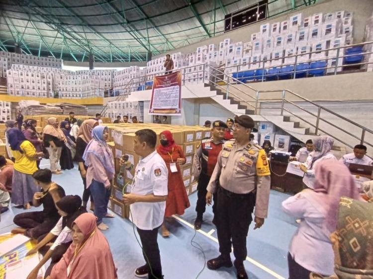 Polres Kampar Intensifkan Pengawalan Logistik Pemilu 2024 Demi Keamanan
