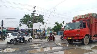 Dua Titik Jalan Kubang Raya Rusak Berat, PJN Riau Beri Penjelasan