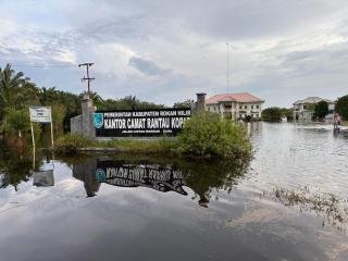 Dua Kantor Camat Terendam Banjir, Polres Rohil Cari Lokasi Lain untuk Logistik