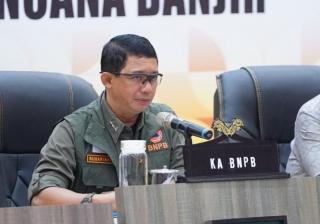 Kepala BNPB Pastikan Kebutuhan Dasar Warga Terdampak Banjir di Riau Terpenuhi