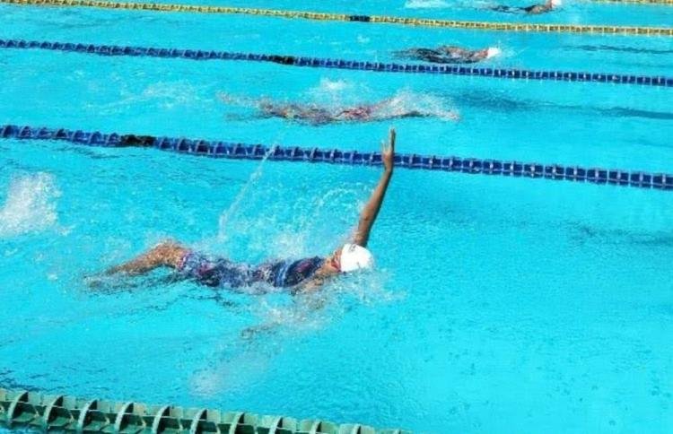 KONI Riau Sebut Azzahra Permatahani Masih Tetap Atlet Renang Riau