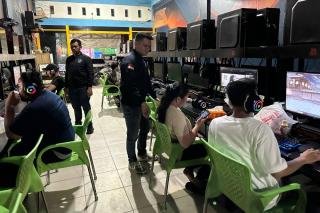 Polda Riau Awasi Warnet Cegah Kejahatan Cyber Jelang Pemilu 2024