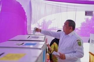 Pemilu 2024, Gubri Edy Nasution Gunakan Hak Pilihnya di Kota Pekanbaru