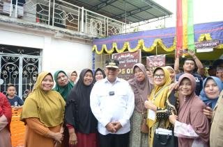 Tinjau TPS di Kampar, Warga Senang Jumpa Gubri Edy Nasution