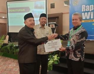 Kemenag Kuansing Terima Penghargaan Terbaik Pertama Pelaporan NKA Se-Provinsi Riau