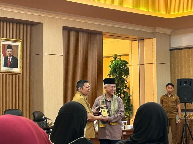 Pemprov Riau Hadiri Pengucapan Sumpah PAW Anggota DPRD