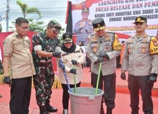 Kapolda Riau Pimpin Pemusnahan Barang Bukti Narkoba Jenis Sabu Seberat 15,6 kg