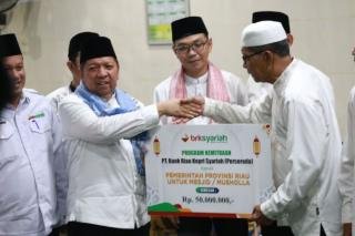 Safari Ramadan di Masjid Al Fatah Kuansing, Asisten I Serahkan Berbagai Bantuan