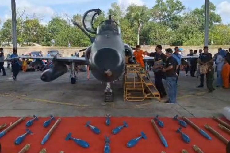 Ribuan Masyarakat Padati Lanud Rsn Pekanbaru