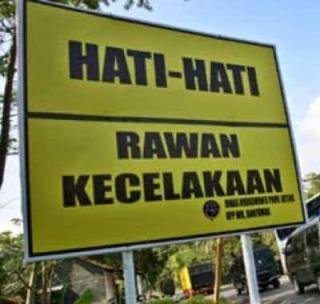 Hadapi Arus Mudik Lebaran, Dishub Riau Pasang Rambu Peringatan di Daerah Rawan Lakalantas